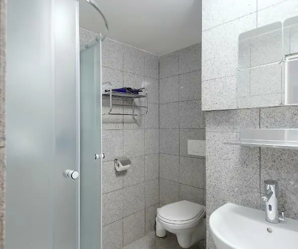 Apartman Modern Skolska 20 *